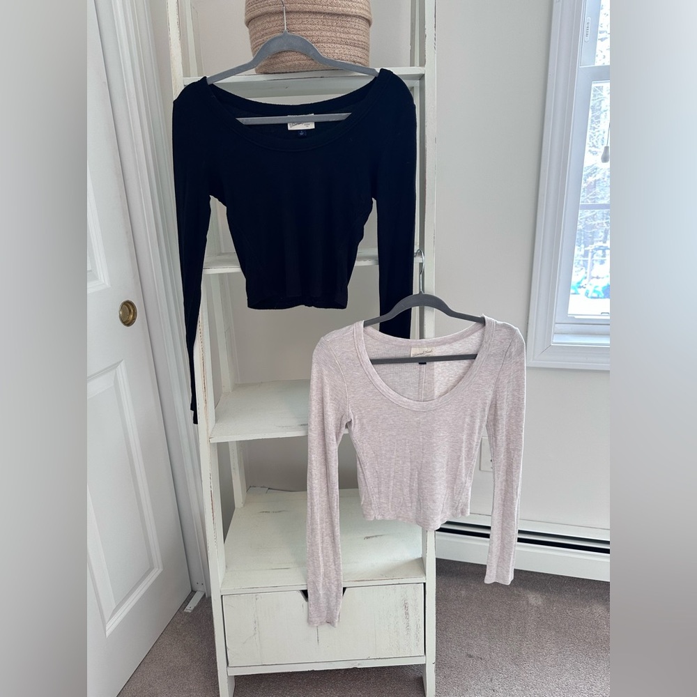 Universal Threads black and oatmeal long sleeve tops Size Small